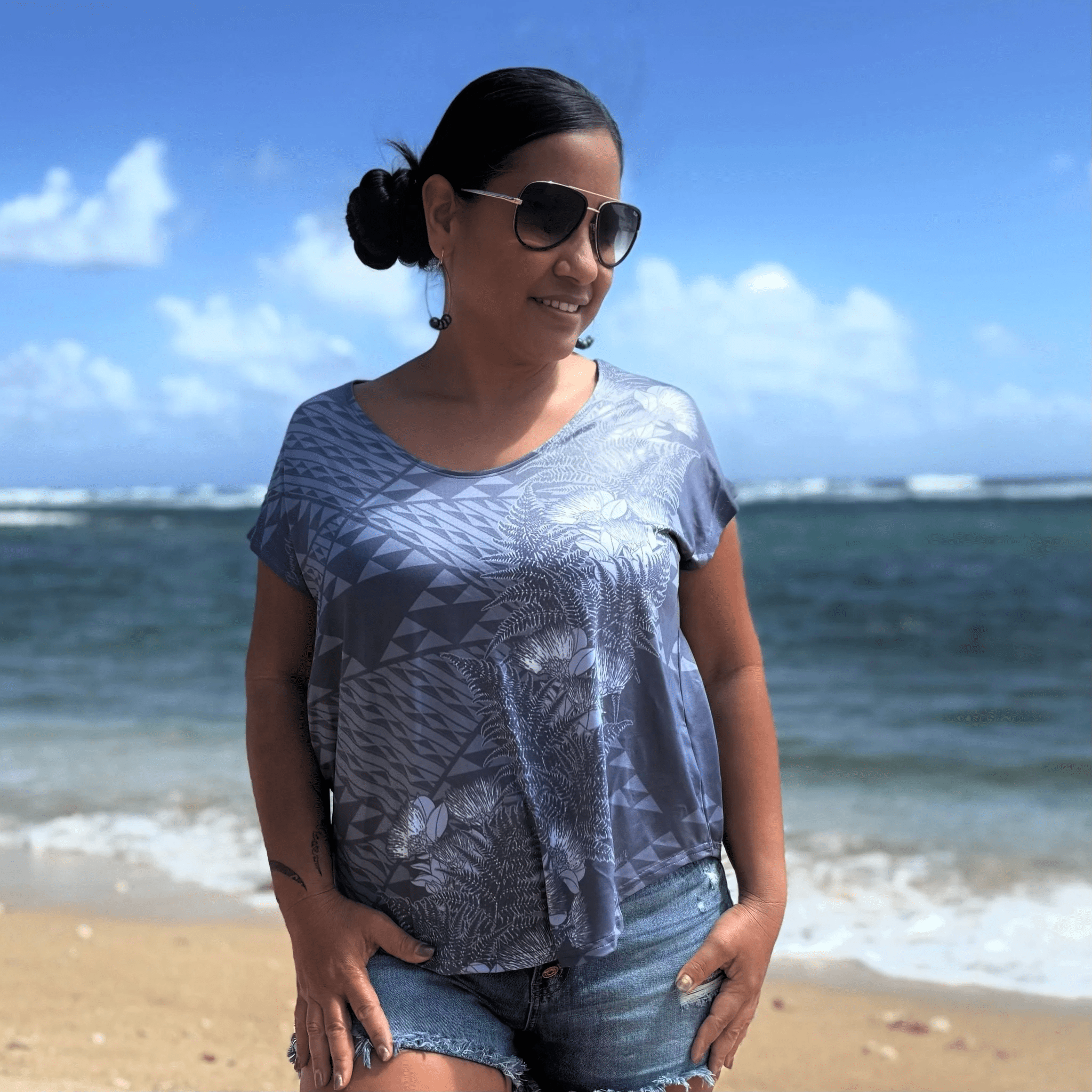 born-hawaii-womens-siop-2024-capsleeve-top-34762854695027_1024x1024@2x